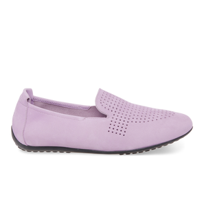 The Arche Fanhoo is a perfect mix of style and comfort, crafted from luxurious full-grain marbled nubuck calfskin leather in a classic black or new season lilac colourway. These perforated elasticated loafers come with a 1.5 cm flat sole in Formula Natural®  nubuck insole. Experience original arche flexibility guaranteed by its unlined construction. front view